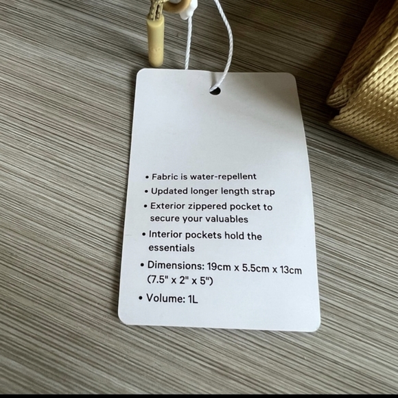 NWT 🍋 Lululemon 🍋Everywhere Belt Bag- Golden sand NWT Very Rare Color - Picture 6 of 10